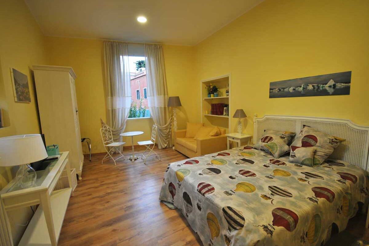 Süit (External private bathroom) | Odada kasa, masa, ücretsiz beşik/çocuk yatağı 