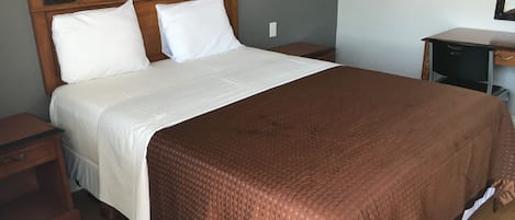 Habitación estándar, 1 cama Queen size | Wifi gratis y acceso para silla de ruedas