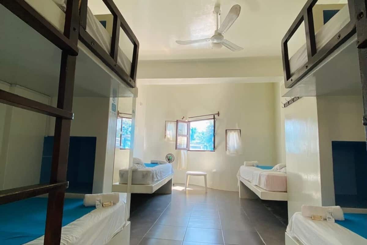 In-room safe, free WiFi, bed sheets