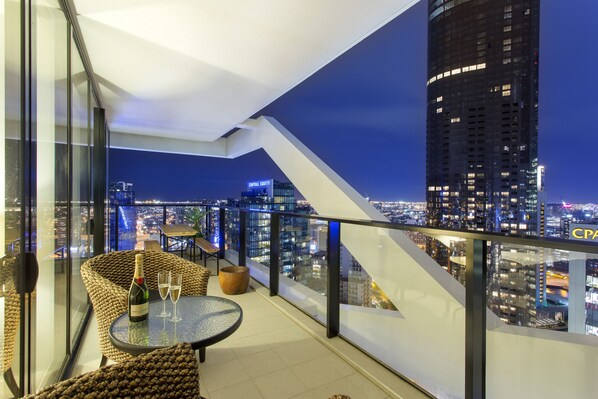 3 Bedroom 3.5 Bathroom Luxury Penthouse | Balcony