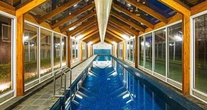 Platinum Apartments on Whiteman St