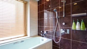 Deluxe Twin with City View, Non-Smoking (Separate Bathroom and toilet, Two Semi-Double Beds) | Desk, blackout drapes, free cribs/infant beds, free WiFi
