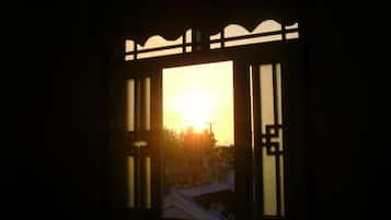 Minibar, desk, free WiFi