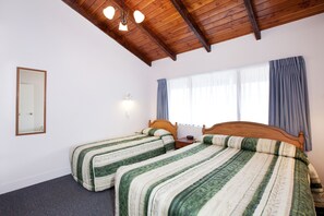 Two Bedroom Apartment  | Desk, iron/ironing board, free WiFi, bed sheets - Accommodation Te Puna (Minden)