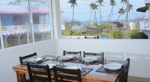 Breakfast, lunch, dinner served; international cuisine