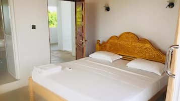 Desk, soundproofing, iron/ironing board, free rollaway beds