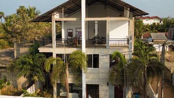 Desk, soundproofing, iron/ironing board, free rollaway beds