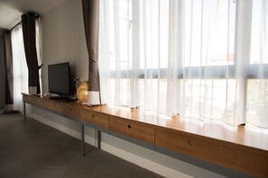 Deluxe Double Room | Minibar, in-room safe, free WiFi - Thapae Happy House (Chiang Mai)