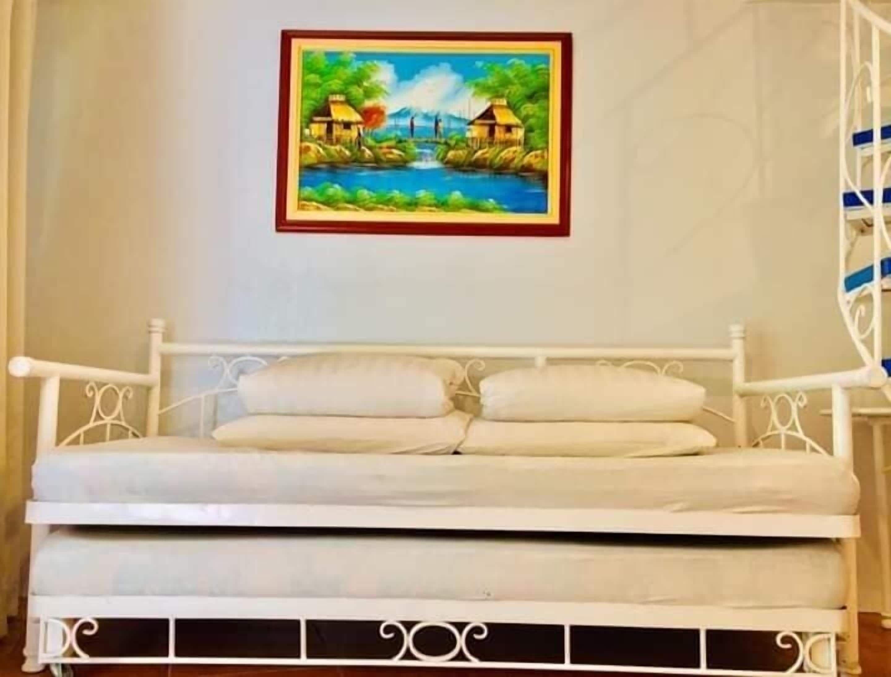 In-room safe, desk, rollaway beds (surcharge), WiFi (free)