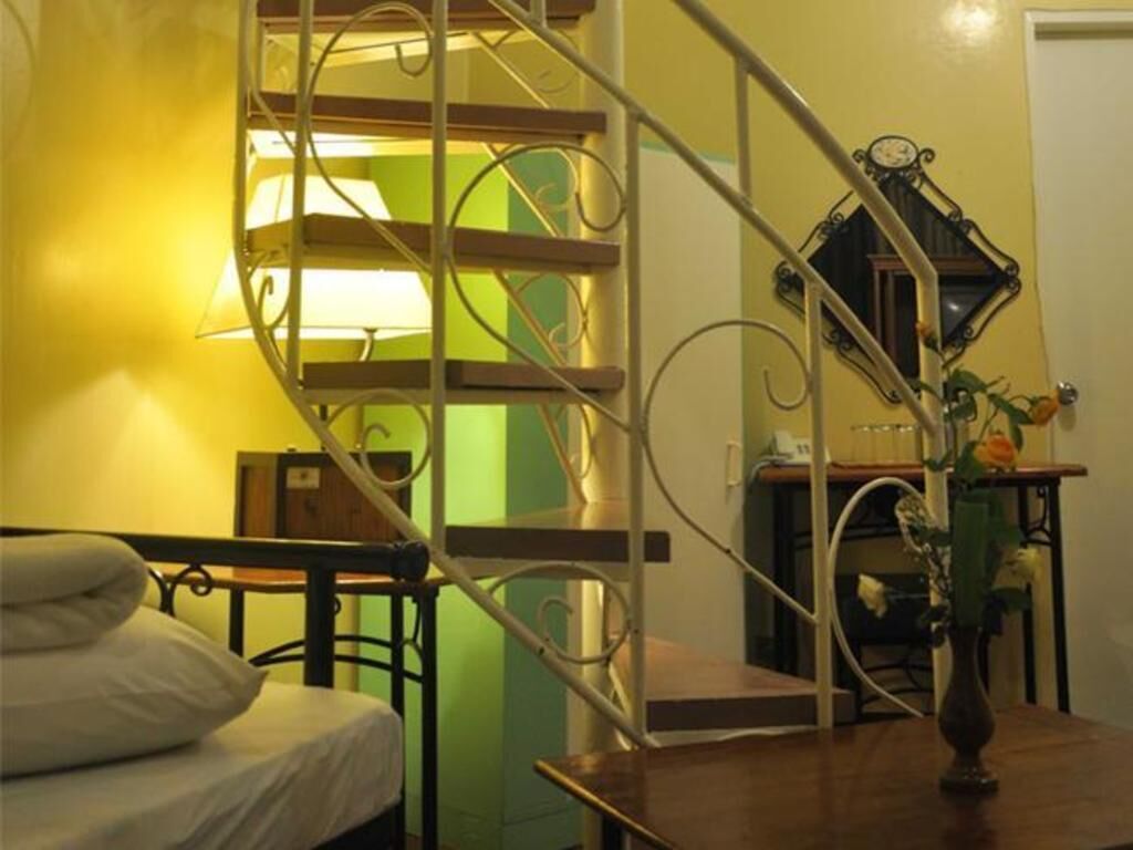 In-room safe, desk, rollaway beds, free WiFi