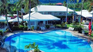 Outdoor pool - Paras Beach Resort (Mambajao)