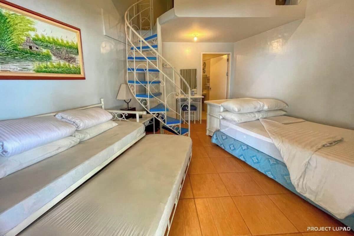 Caja de seguridad en la habitación y escritorio
