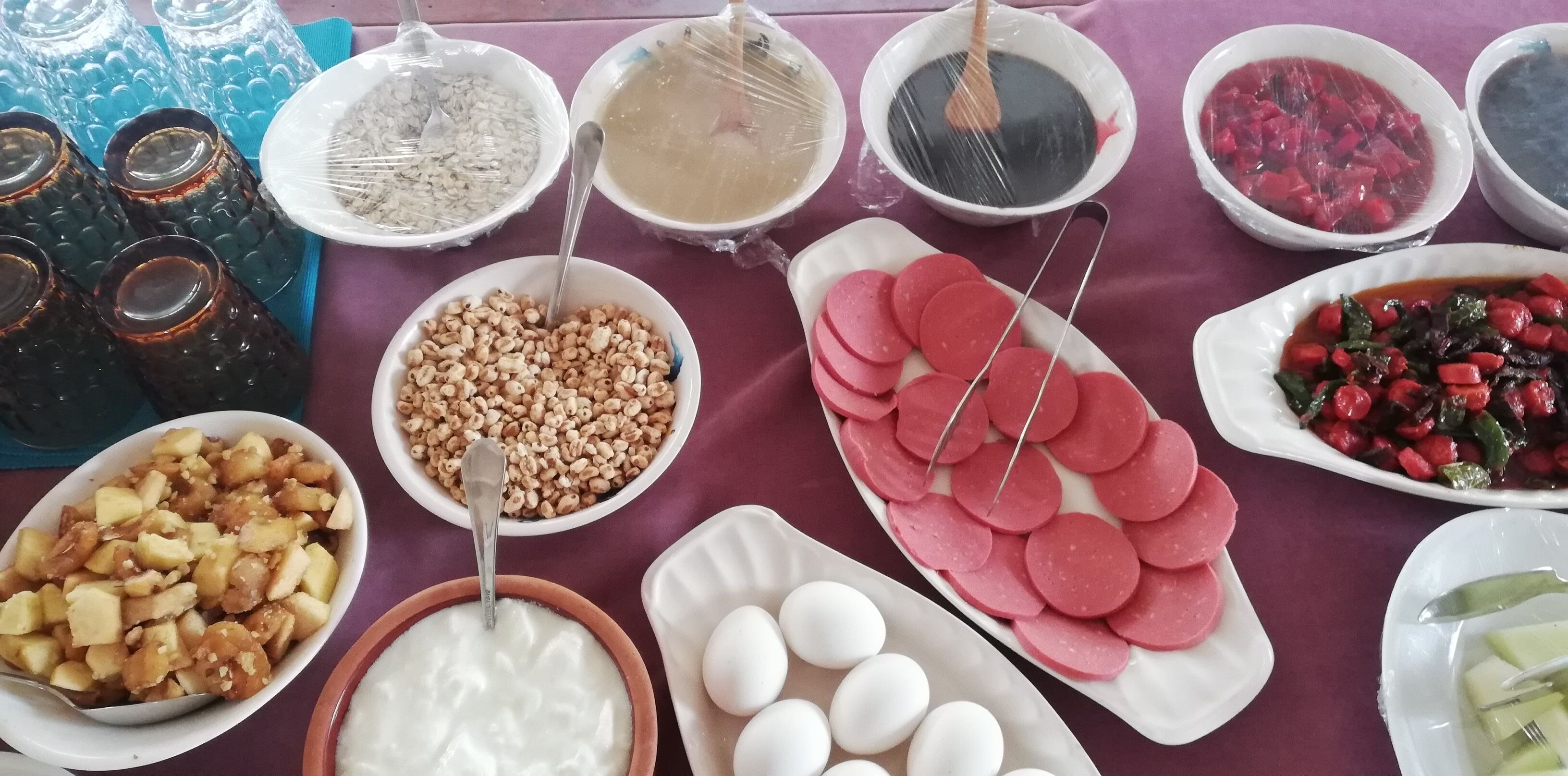 free daily full breakfast