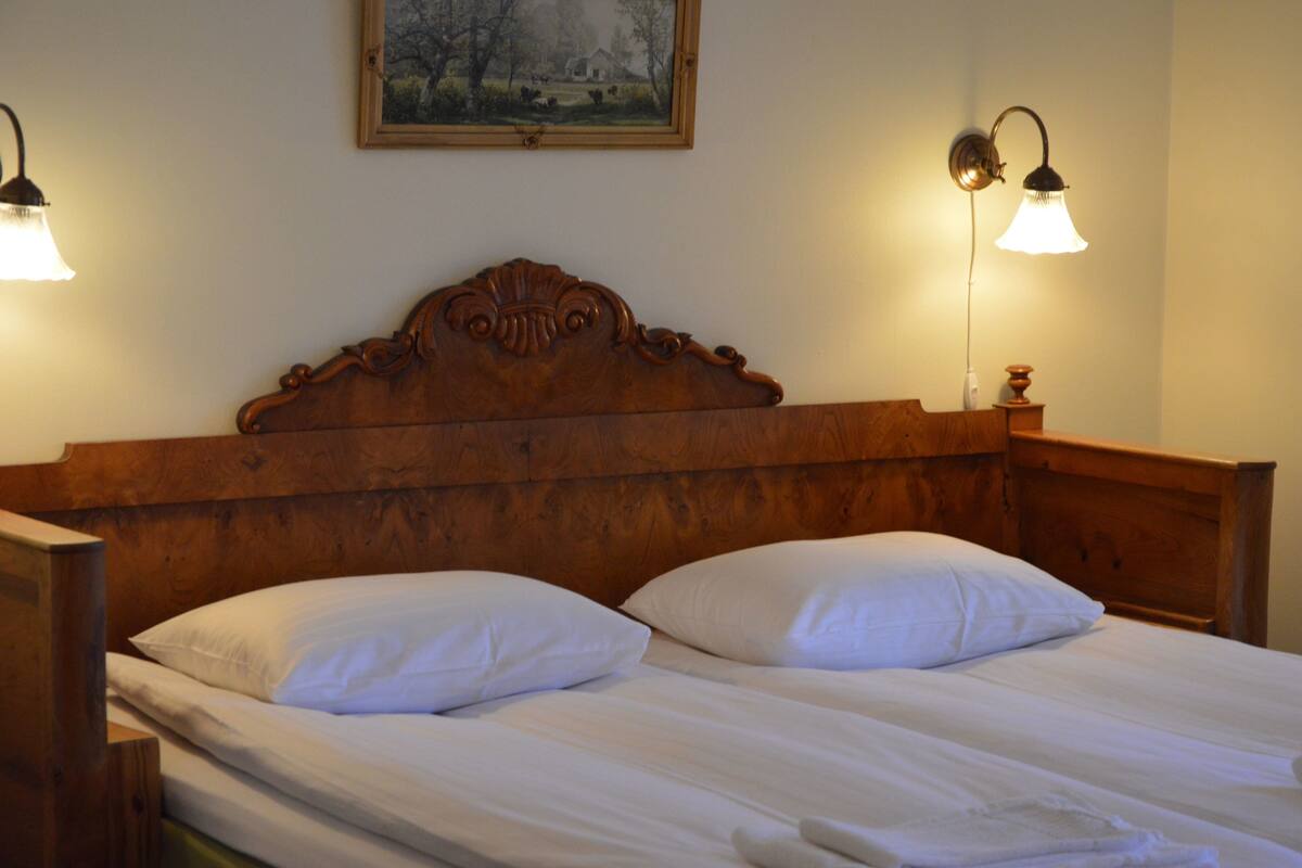 Habitación Grand doble (Main Building) | Cunas o camas infantiles (de pago), wifi gratis, ropa de cama