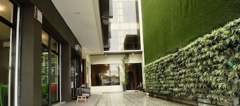 Columbus Plaza Hotel