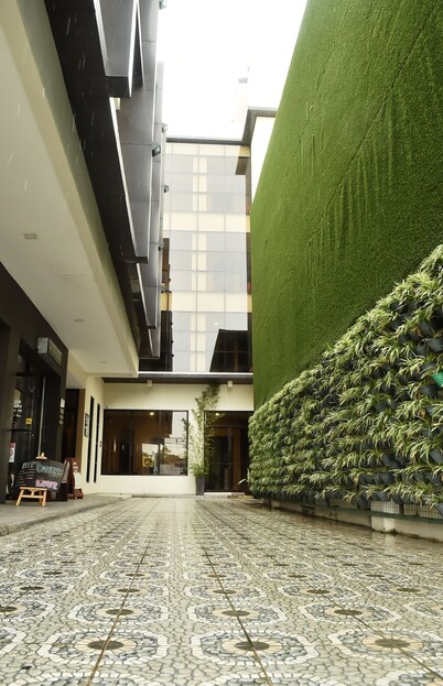 Columbus Plaza Hotel