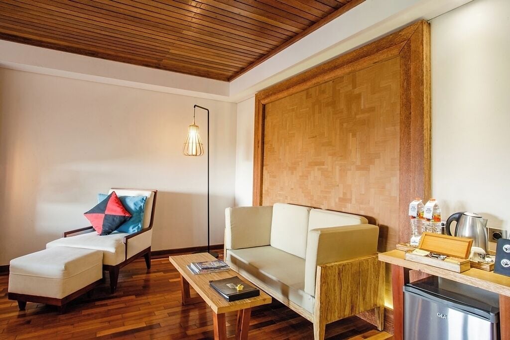 legong keraton suite, larger suite, bathtub & balcony | 1 bedroom, minibar, in-room safe, desk