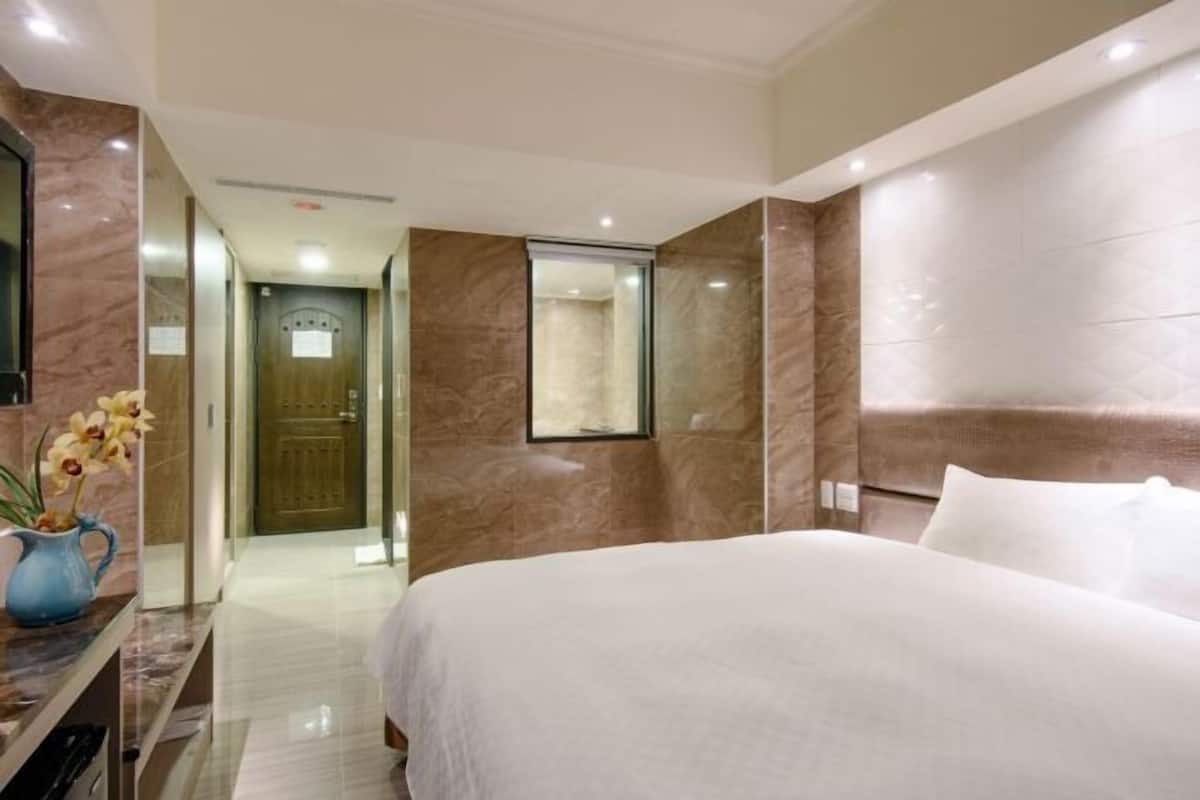 Desk, blackout drapes, free WiFi