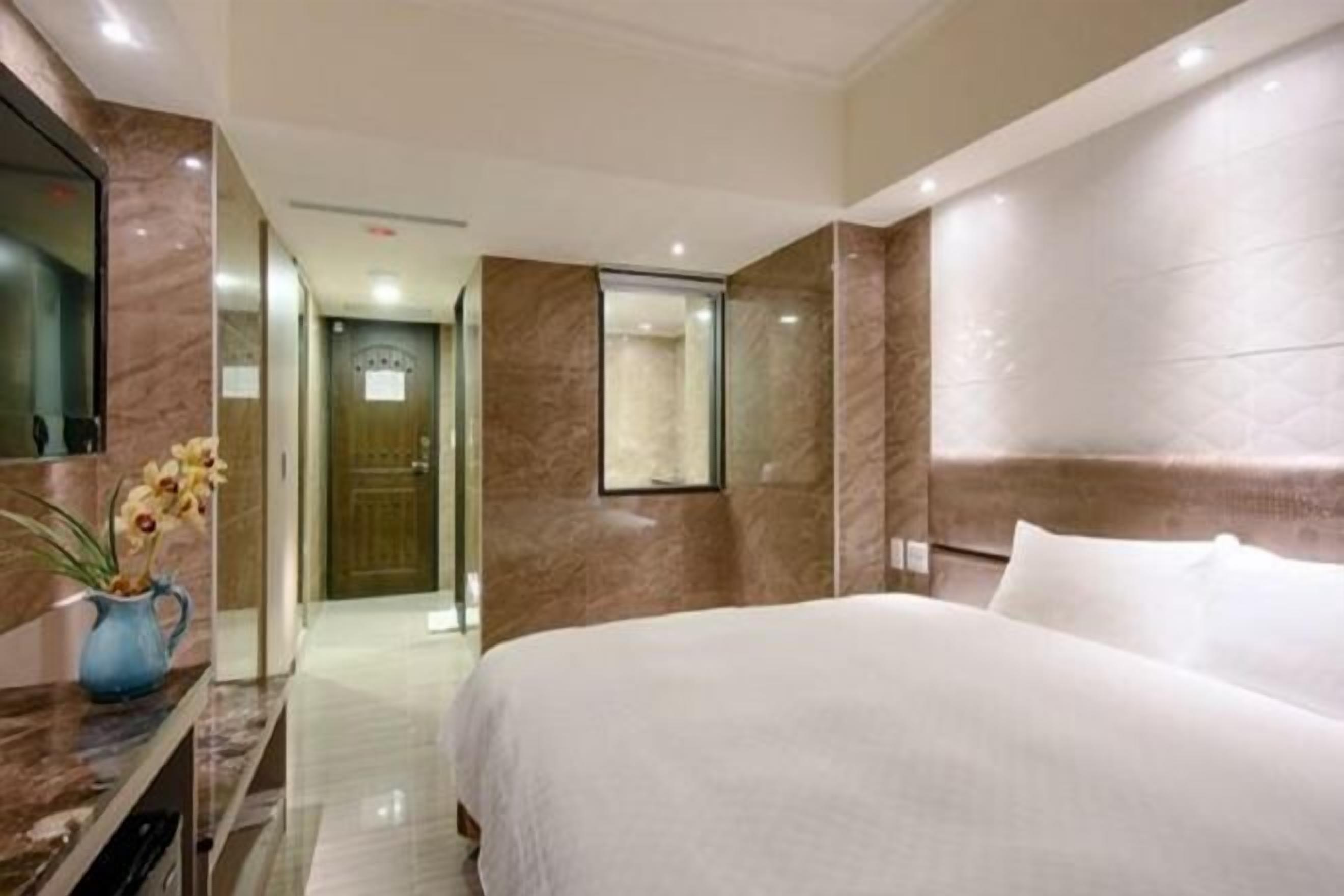 Desk, blackout drapes, free WiFi