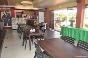 Breakfast area - Roadhaus Hotel - The Manny Pacquiao Hotel (General Santos)