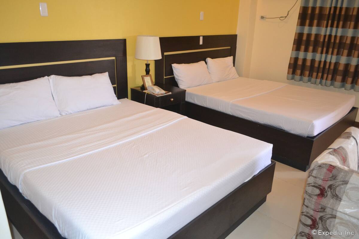 Pacman Family Room | In-room safe, desk, soundproofing, rollaway beds
