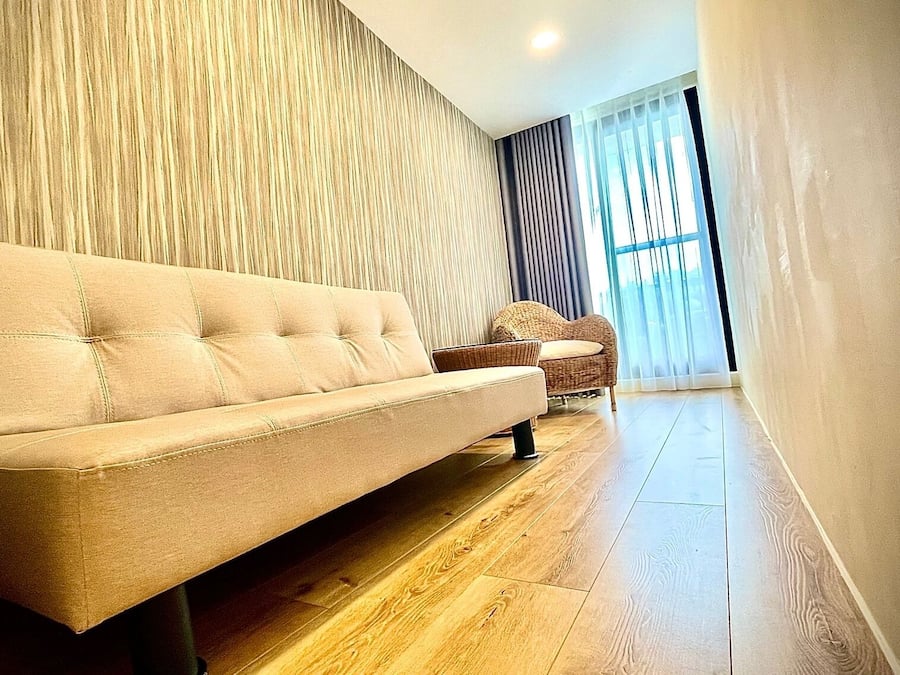 Vierbettzimmer, Balkon | Essbereich im Zimmer