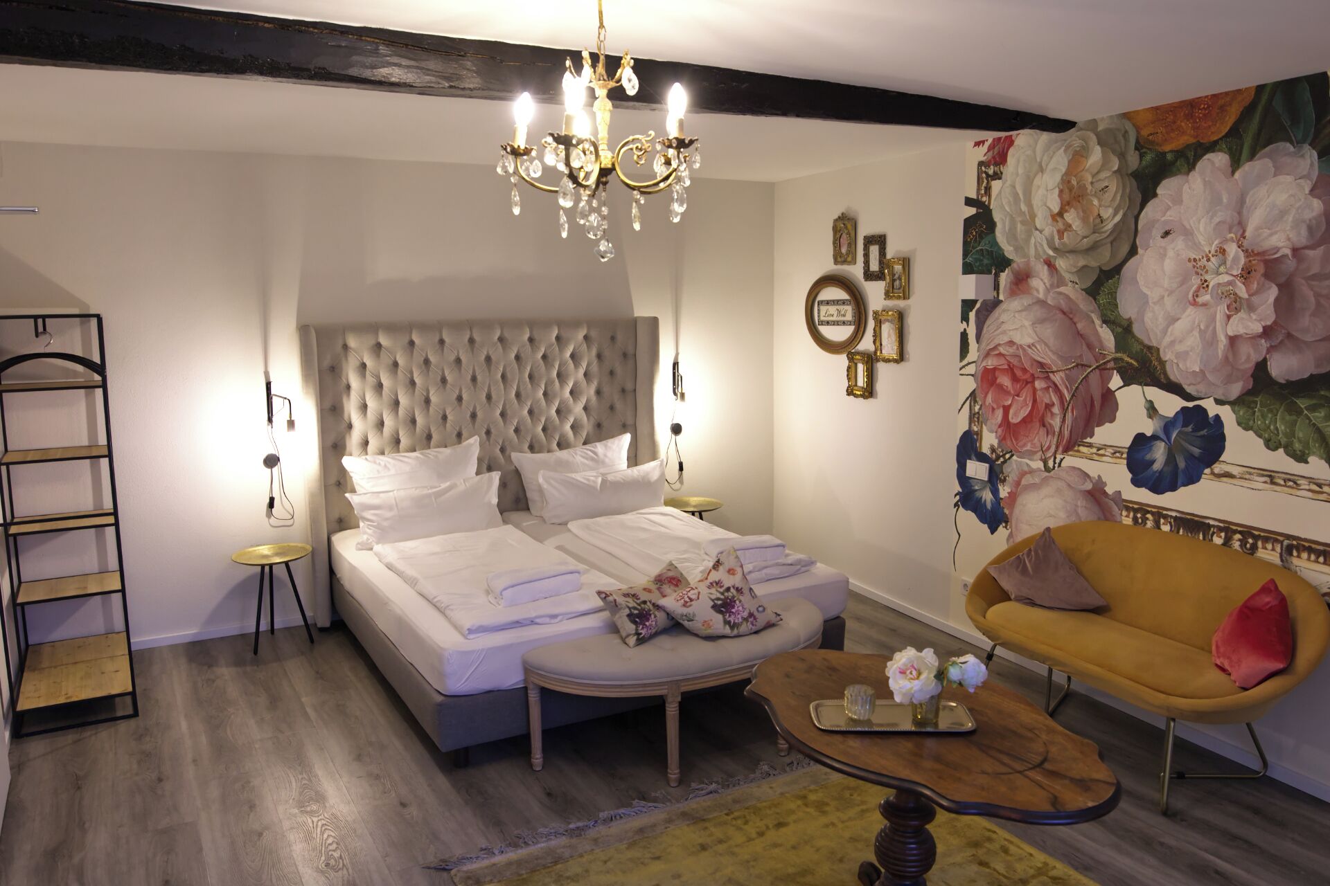 Romantisches Doppelzimmer | Pillowtop-Betten, Schreibtisch, Verdunkelungsvorhänge, kostenloses WLAN