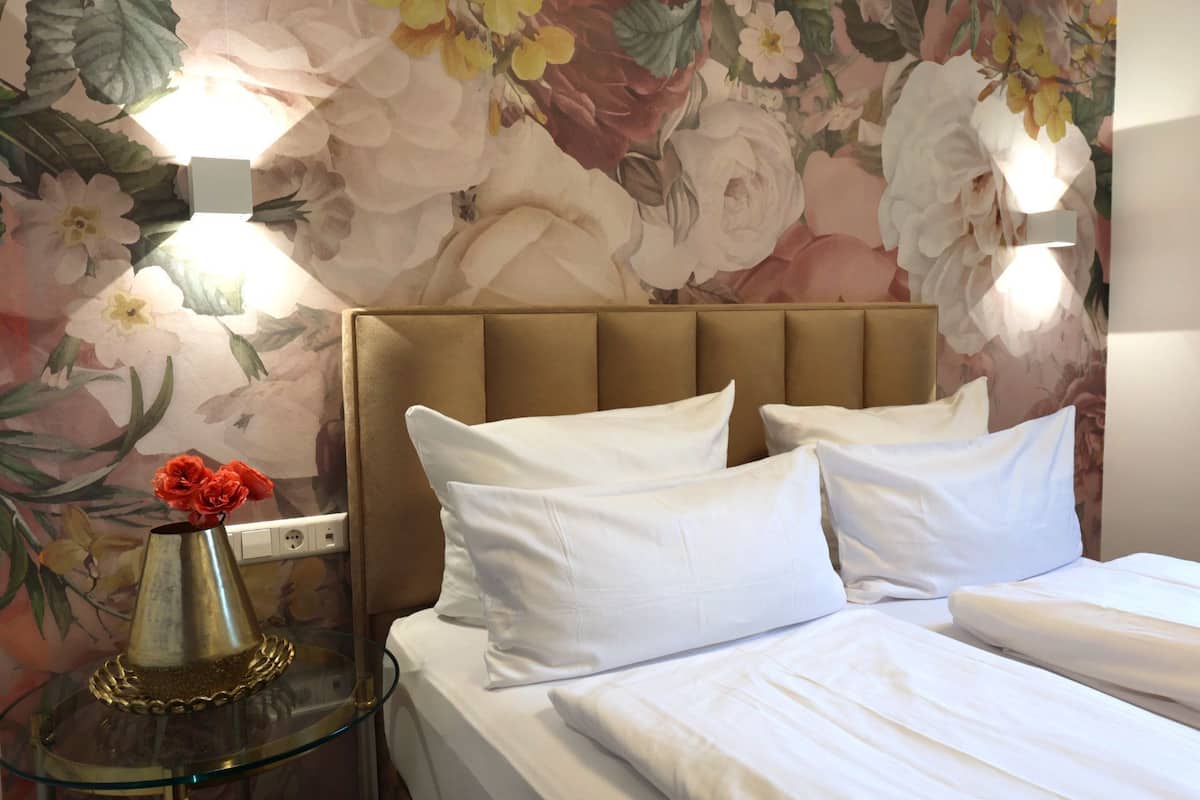 Deluxe-Doppelzimmer | Pillowtop-Betten, Schreibtisch, Verdunkelungsvorhänge, kostenloses WLAN