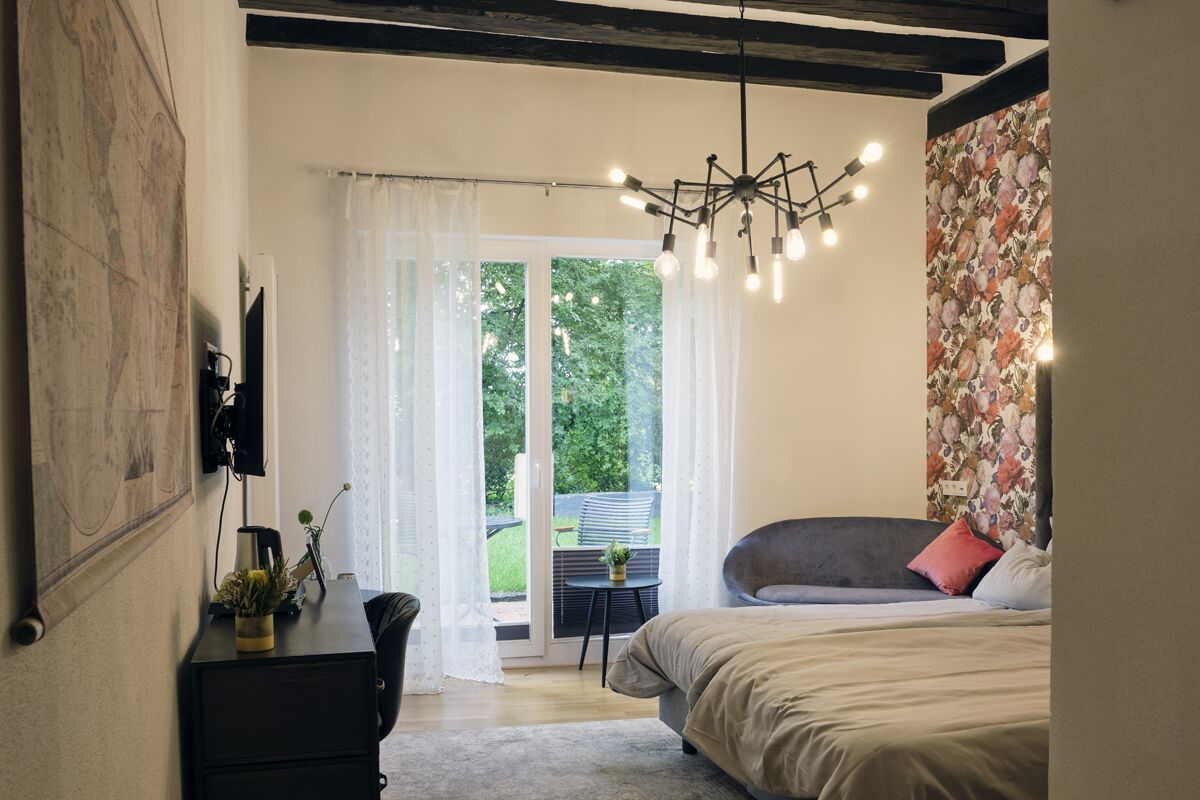 Romantisches Doppelzimmer | Pillowtop-Betten, Schreibtisch, Verdunkelungsvorhänge, kostenloses WLAN