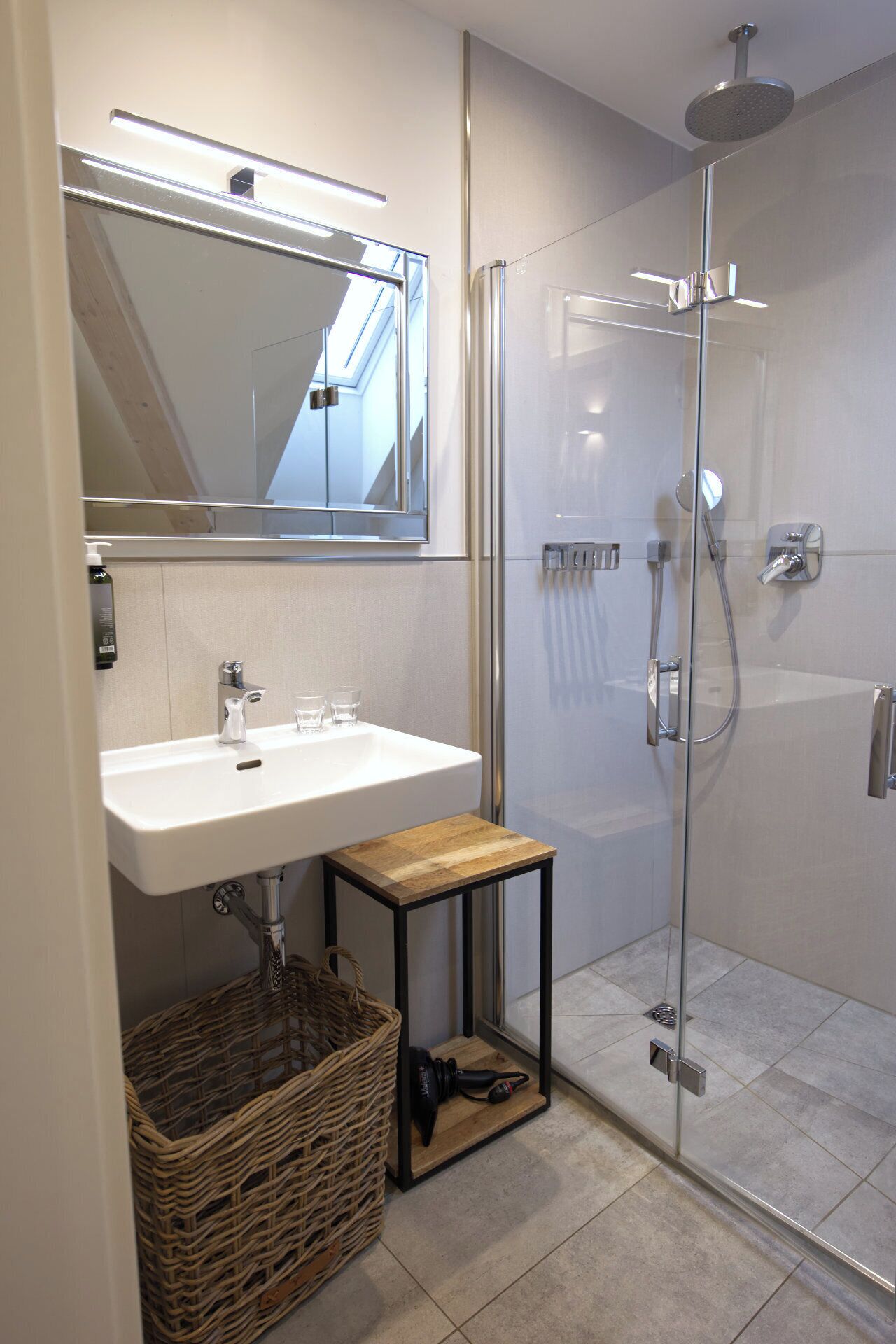 family suite | bathroom | separate bathtub and shower, free toiletries, hair dryer, towels