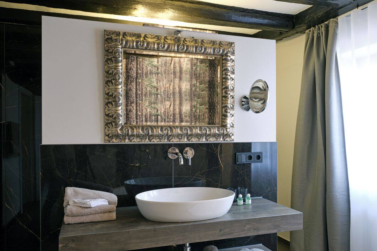 junior studio suite, 1 king bed, patio, garden view | bathroom | separate bathtub and shower, free toiletries, hair dryer, towels