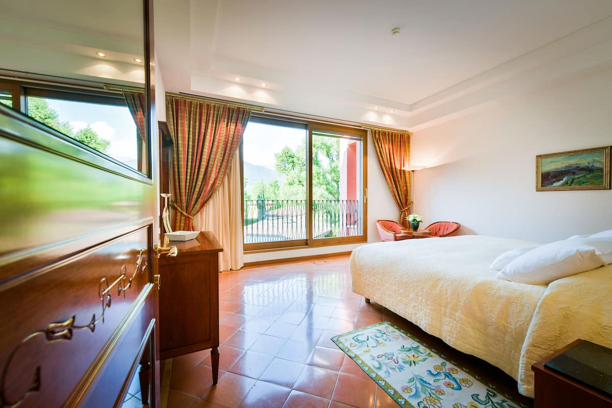 luxury two bed room master suite | minibar, in-room safe, desk, free wifi