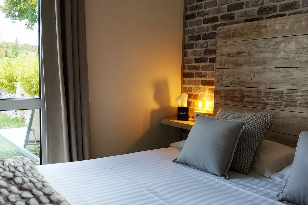 comfort terrace | premium bedding, individually decorated, individually furnished, desk