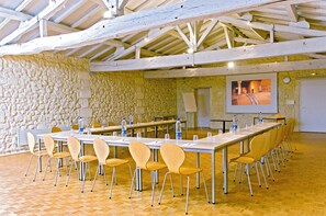 Meeting facility - Pey La Tour - Logis Hôtels & restaurant (Salleboeuf)