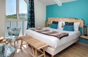 Premium bedding, individually decorated, individually furnished, desk - Pey La Tour - Logis Hôtels & restaurant (Salleboeuf)