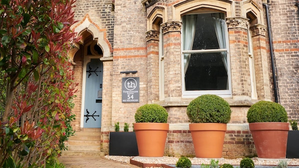 Front of property - Townhouse Exeter (Exeter)