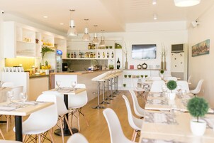 Café da manhã, almoço e jantar