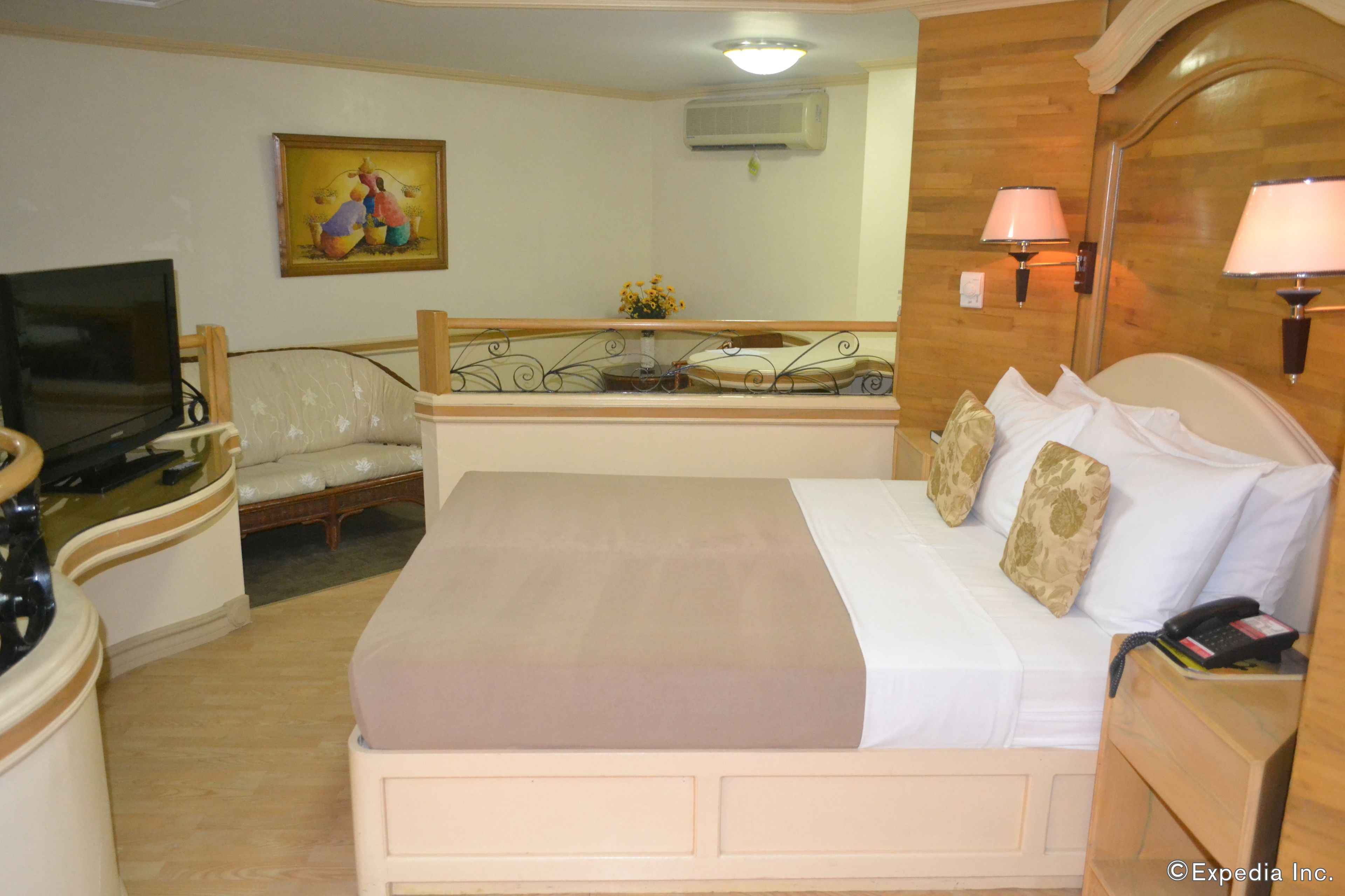 Presidential Suite | In-room safe, desk, free WiFi