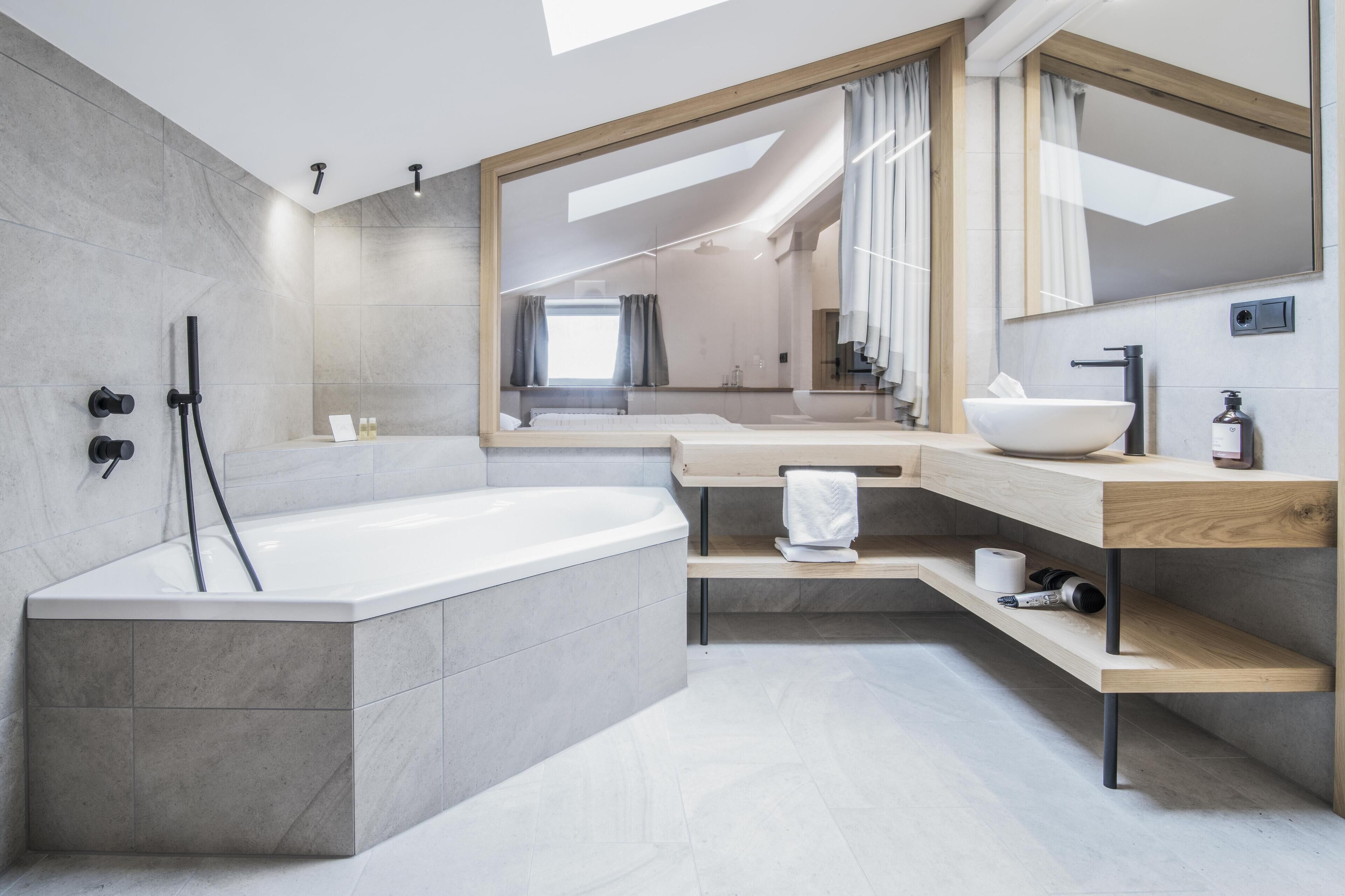 suite, 1 bedroom (tower) | bathroom | eco-friendly toiletries, hair dryer, bathrobes, slippers