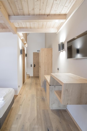 Literie hypoallergénique, minibar, coffres-forts dans les chambres
