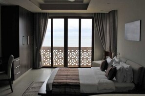 In-room safe, desk, soundproofing, iron/ironing board - The Shaza (Mombasa)