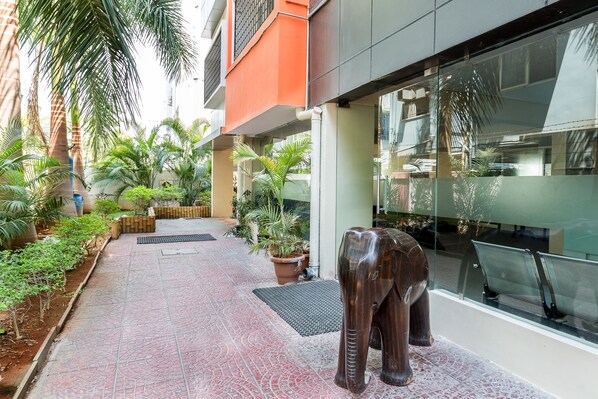 Porch - Treebo Sravya Residency, Hi-Tech Gachibowli (Hyderabad)