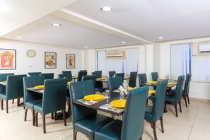 Ilmainen päivittäinen mannermainen aamiainen 