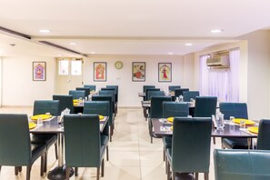 Free daily continental breakfast - Treebo Sravya Residency, Hi-Tech Gachibowli (Hyderabad)