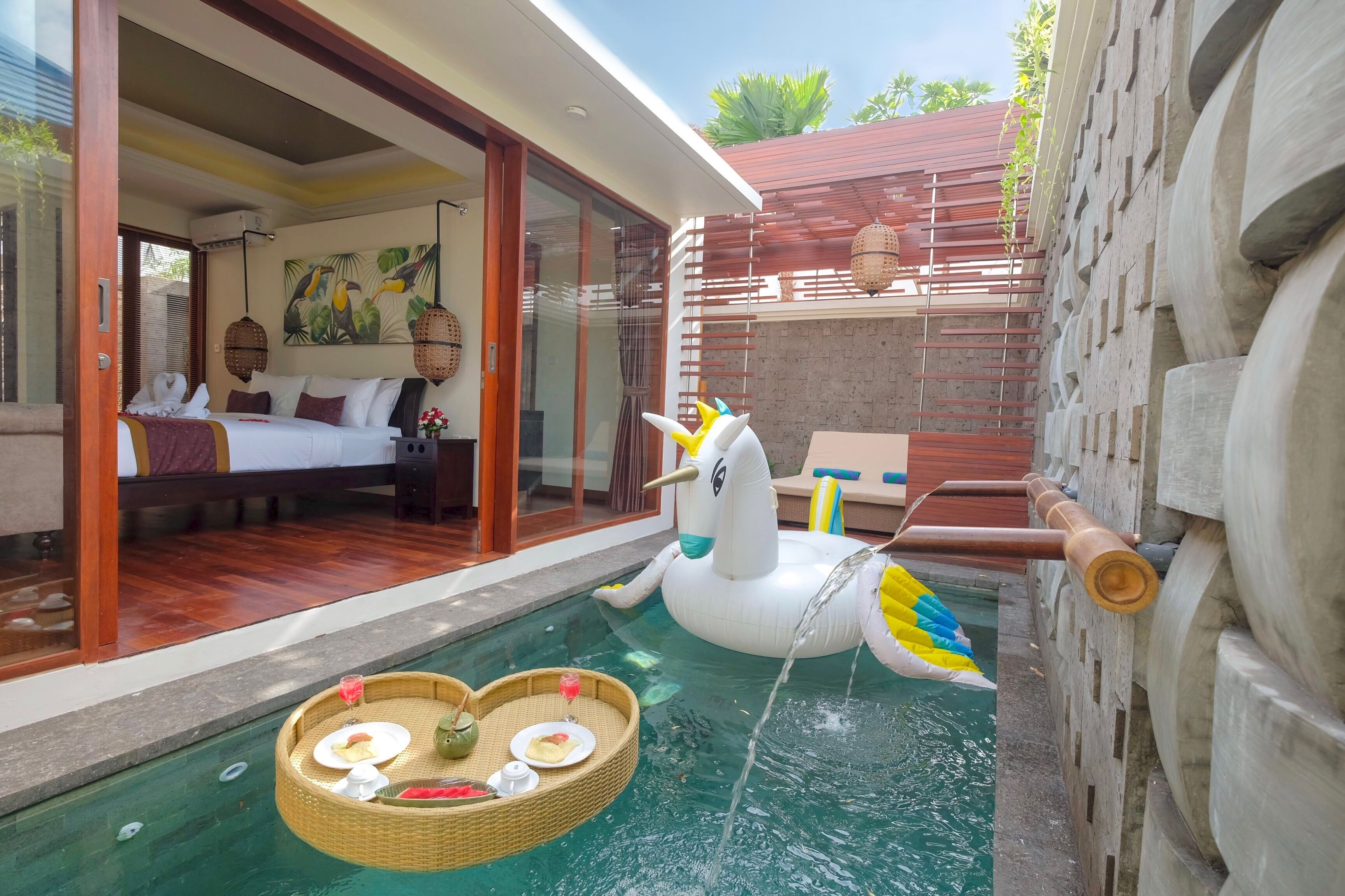 Daily cooked-to-order breakfast (IDR 100000 per person)