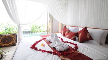 Villa Royal, 1 habitación, alberca privada | Caja de seguridad en la habitación, escritorio y insonorización