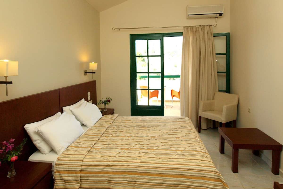 in-room safe, desk, soundproofing, iron/ironing board