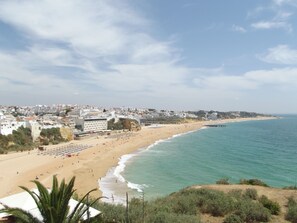 On the beach, white sand - Frentomar (Albufeira)