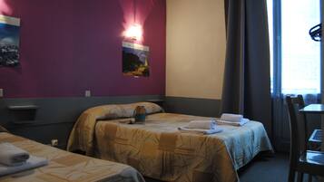 Desk, free cots/infant beds, free WiFi