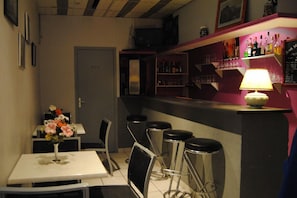 Bar (on property) - Hôtel de Genève (Lourdes)